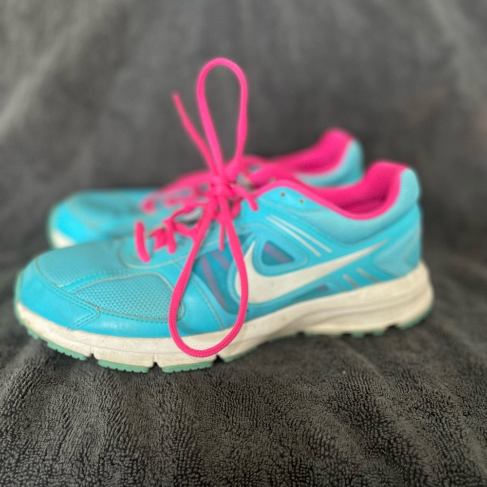 Nike Women's Turquoise and Pink Athletic Shoes